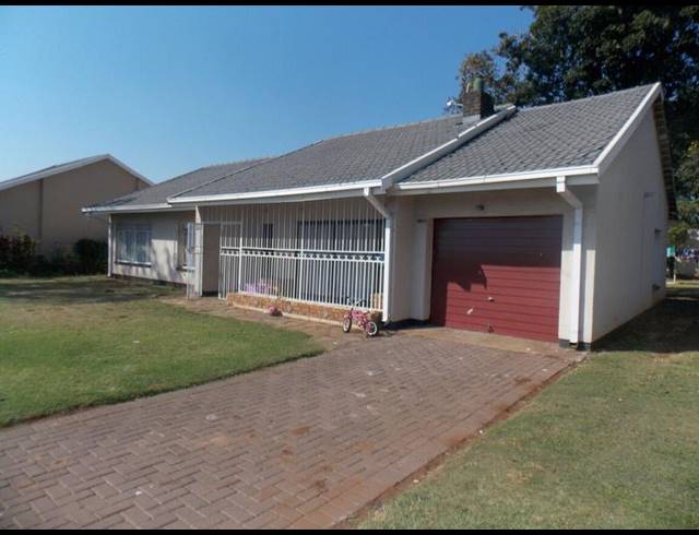 3 BEDROOM PROPERTY TO RENT IN MEYERTON CENTRAL